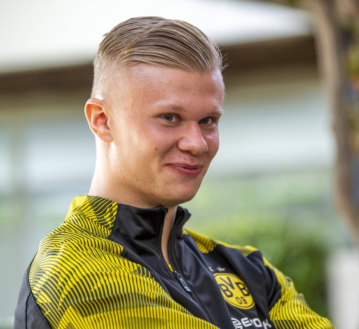 纳通过背身 纳通过背身