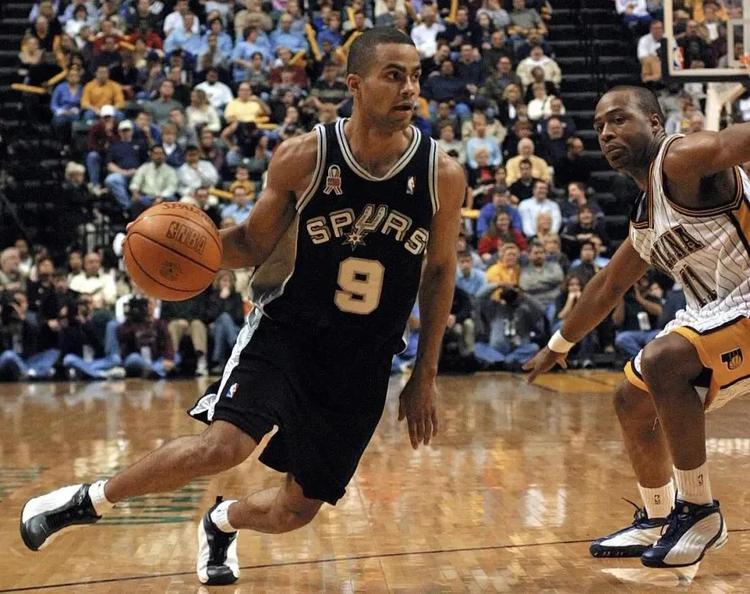 他正以卫冕 他正以卫冕